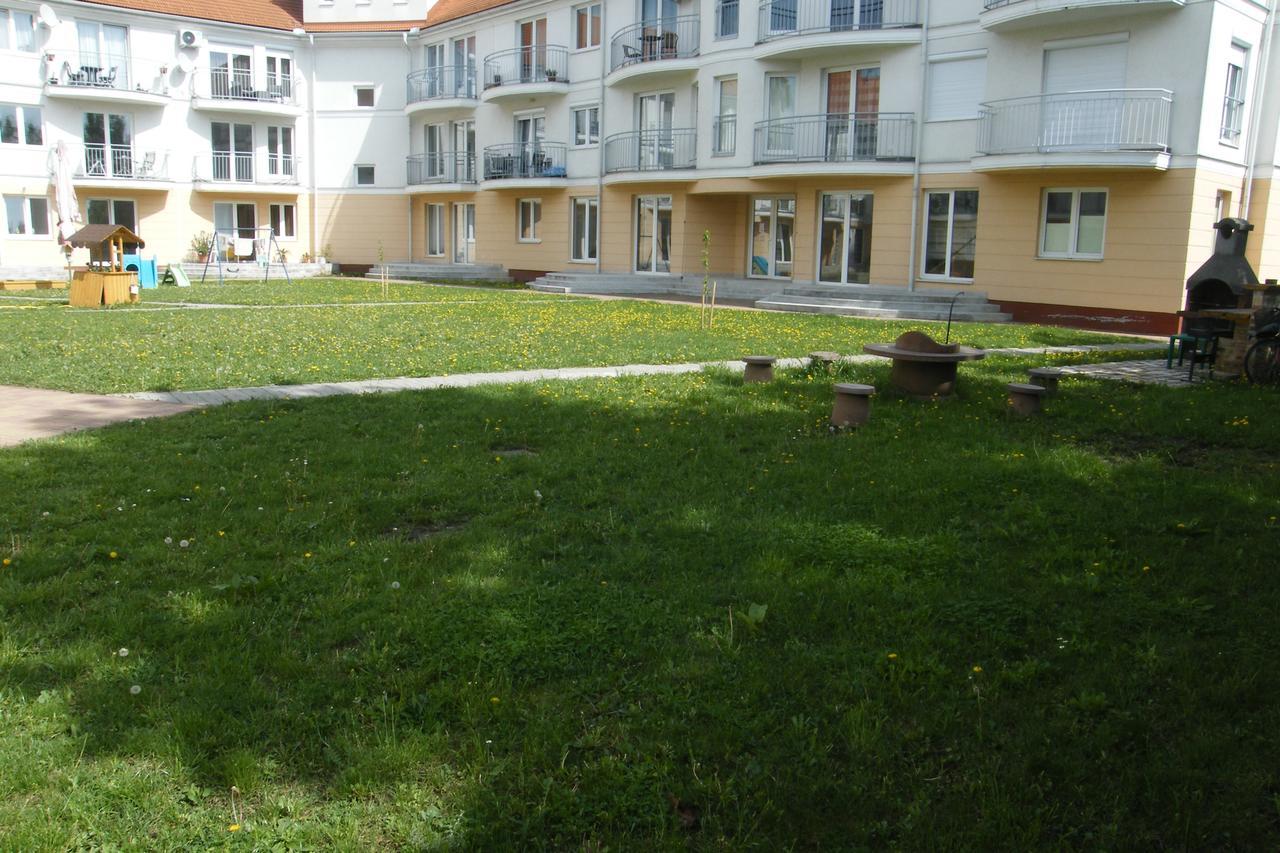 Romantic Apartman Hajdúszoboszló Exterior foto